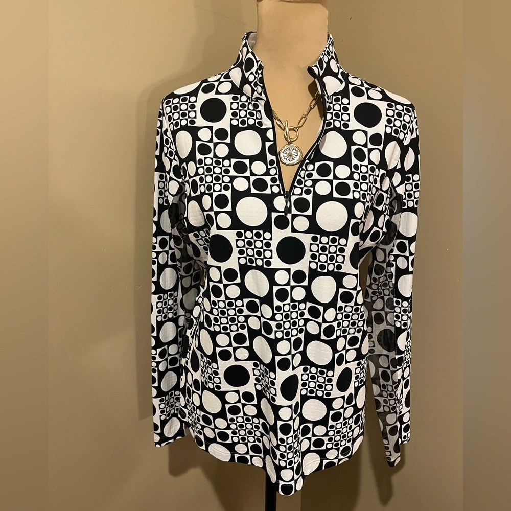 IBKUL Geometric Black and White Long Sleeve 1/4 Zip Golf, medium - Picture 2 of 10